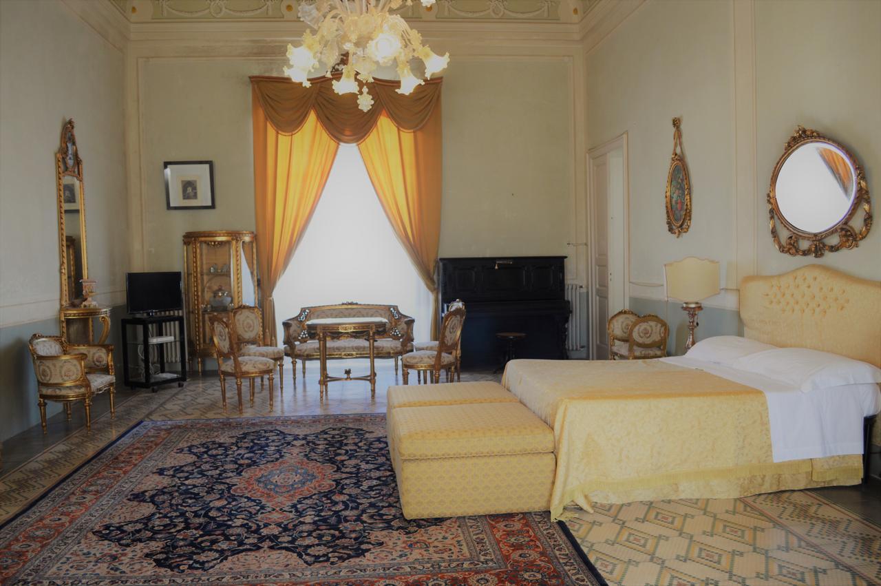 Palazzo Vecchio Panzió Marittima Kültér fotó